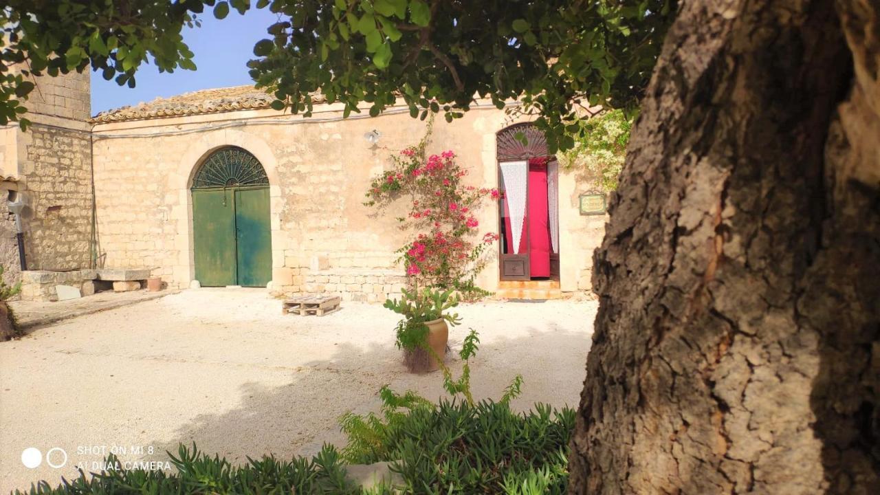 Il Baglio Di Kharrub Rural Guest House Pozzallo Exterior foto