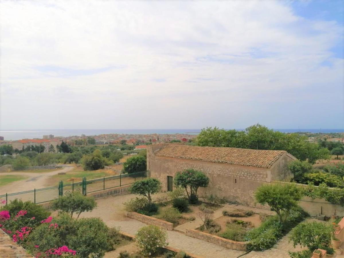 Il Baglio Di Kharrub Rural Guest House Pozzallo Exterior foto