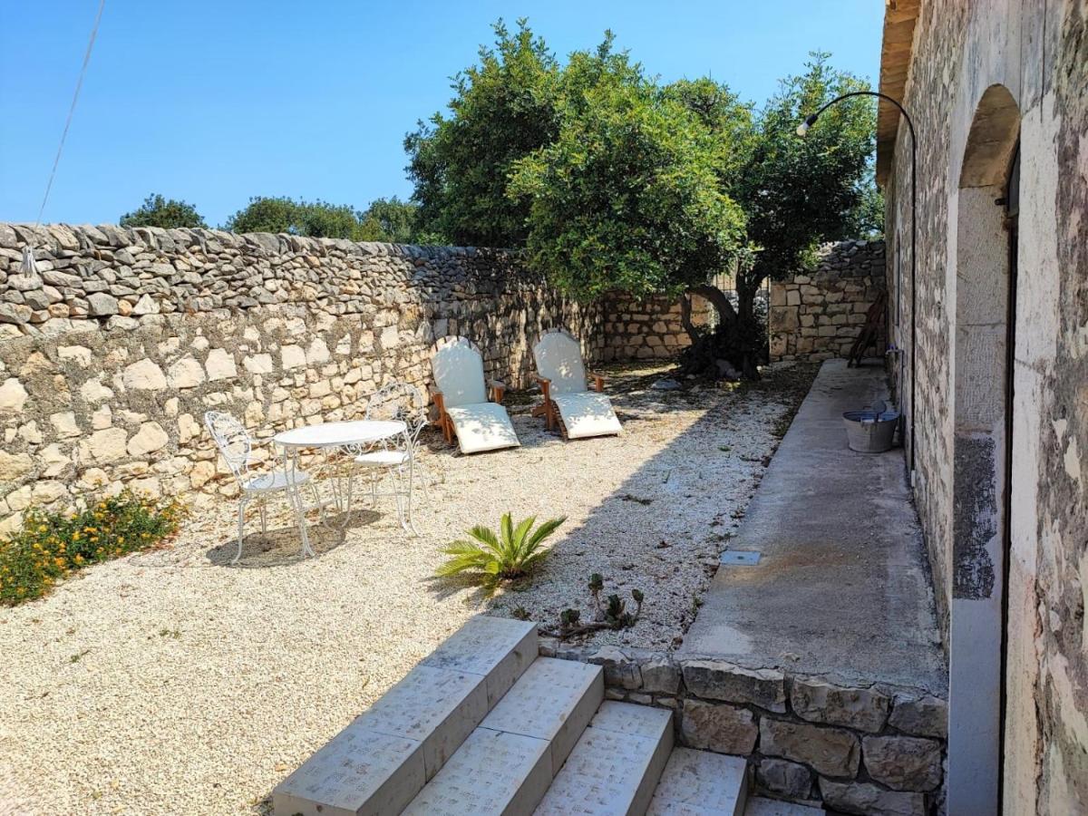 Il Baglio Di Kharrub Rural Guest House Pozzallo Exterior foto