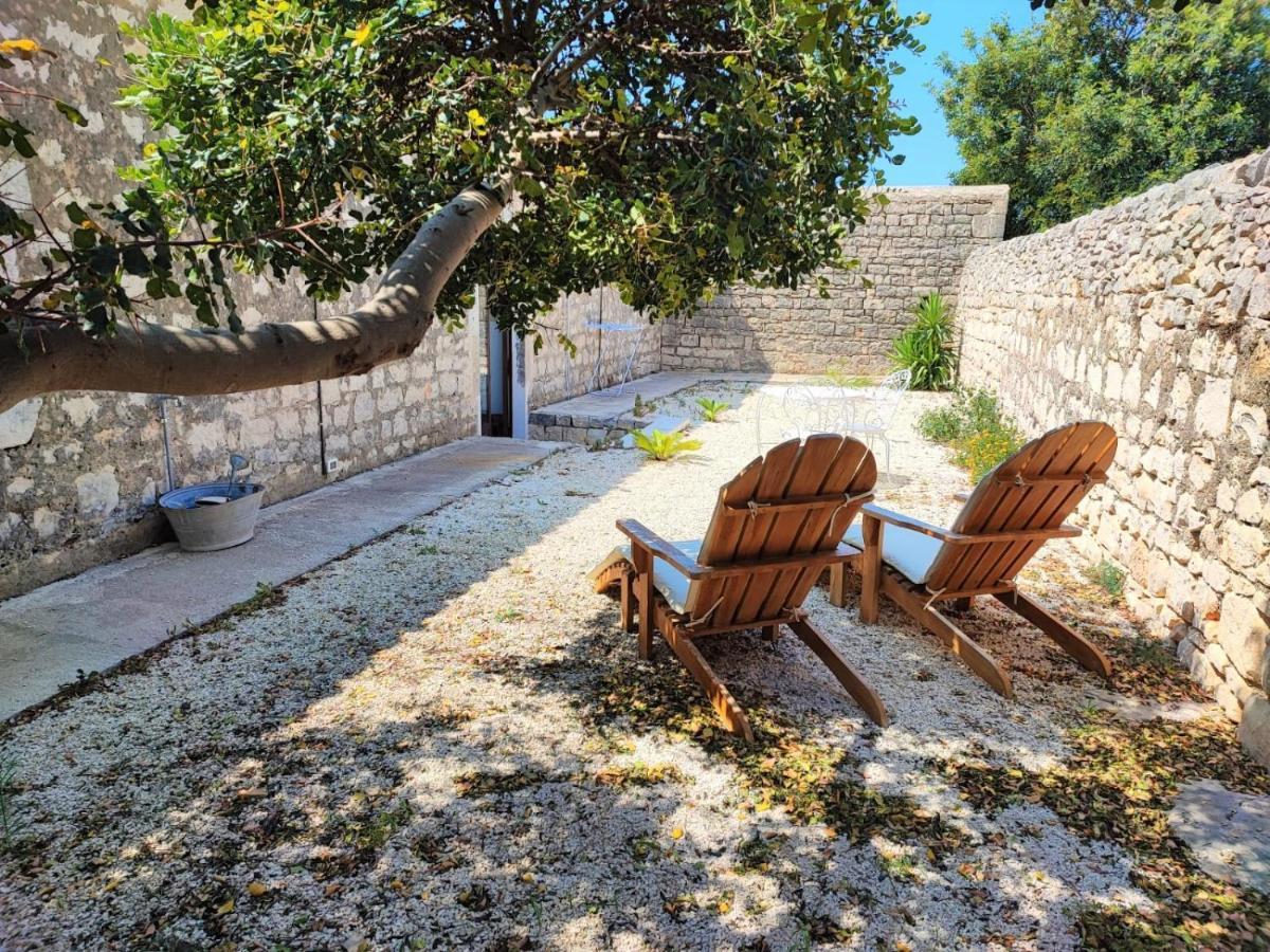 Il Baglio Di Kharrub Rural Guest House Pozzallo Exterior foto
