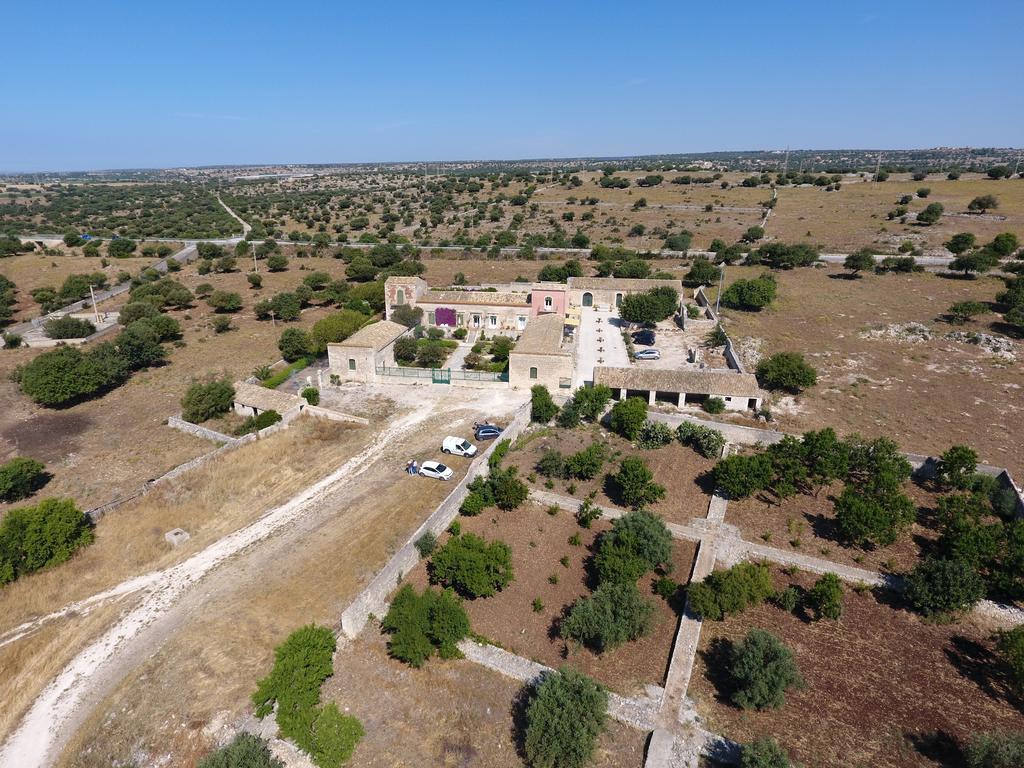 Il Baglio Di Kharrub Rural Guest House Pozzallo Exterior foto