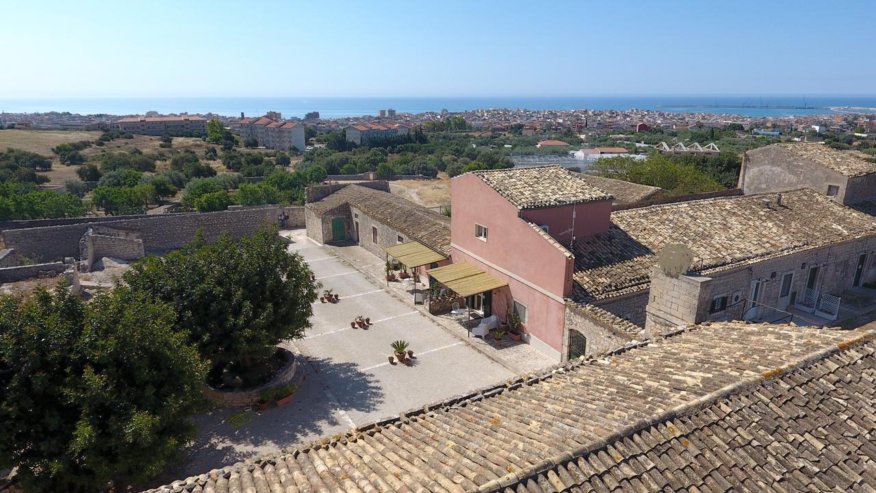 Il Baglio Di Kharrub Rural Guest House Pozzallo Exterior foto