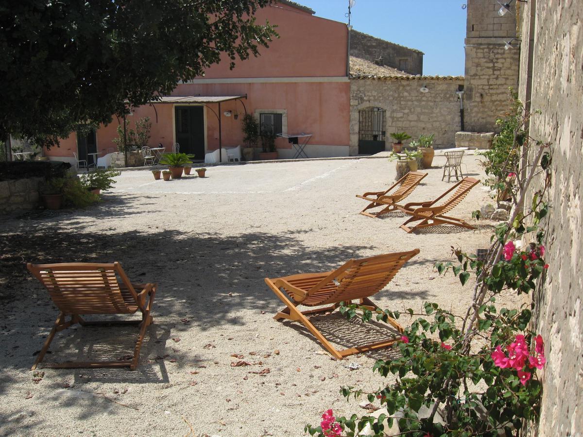 Il Baglio Di Kharrub Rural Guest House Pozzallo Exterior foto